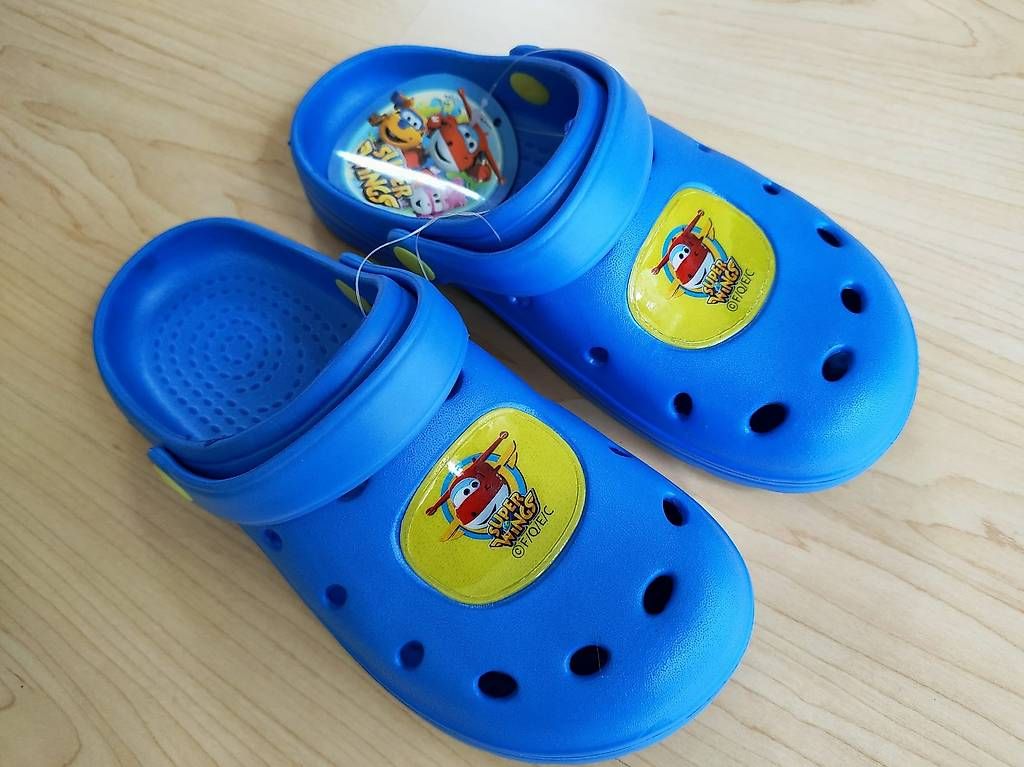 Chaussures garçon: Clogs Planes blau Gr 34/35 NEU! – Neuf avec emballage d'origine à Münchenstein par sterni_0813 1