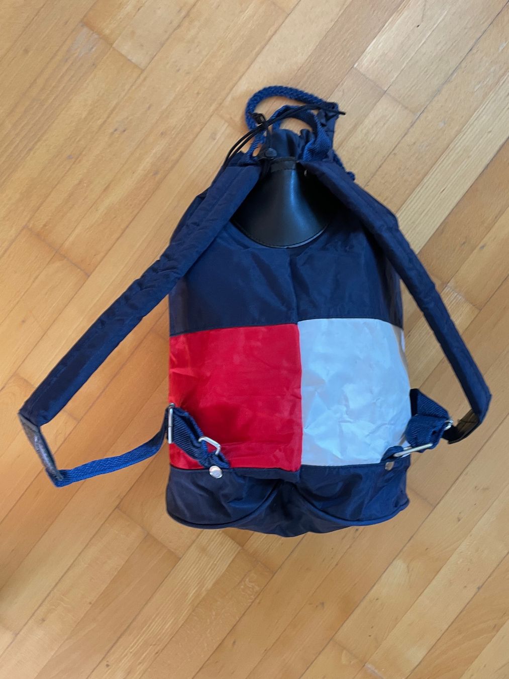 Tommy Hilfiger Zaini: Vintage 90s Tommi Hilfiger Back Pack 25 L – Usato da Zürich venduto da le_souk 2