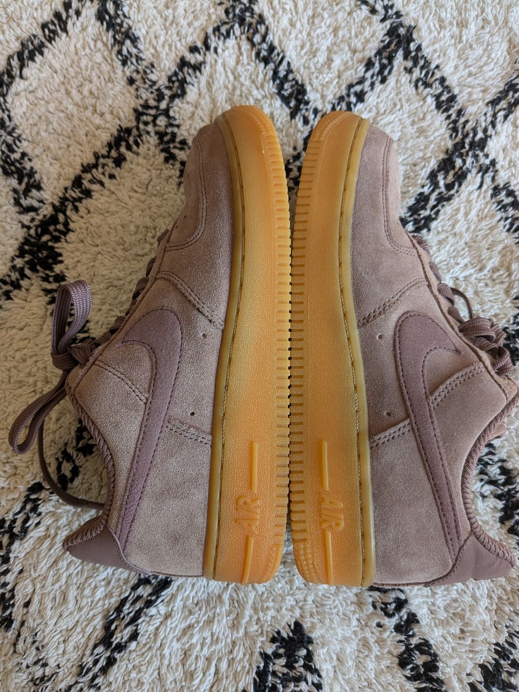Nike Scarpe da donna: Nike Air Force 1 Gr. 36.5 Mauve – Usato da Winterthur venduto da Prishy 1