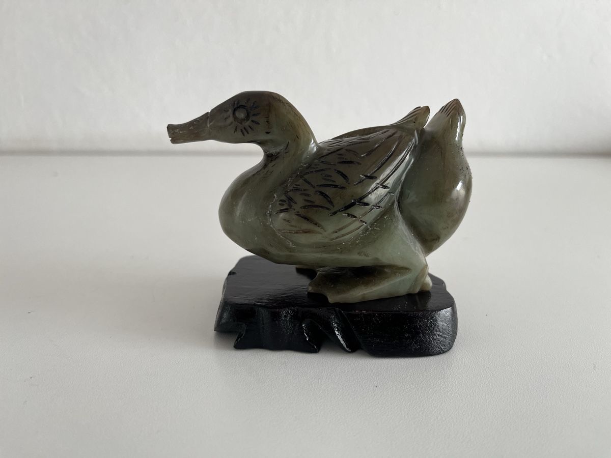 Statuette: Ente mit Holzsockel aus Nephrit-Jade – Usato da Wetzikon ZH venduto da seli03