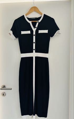Robe Karl Lagerfeld  taille S