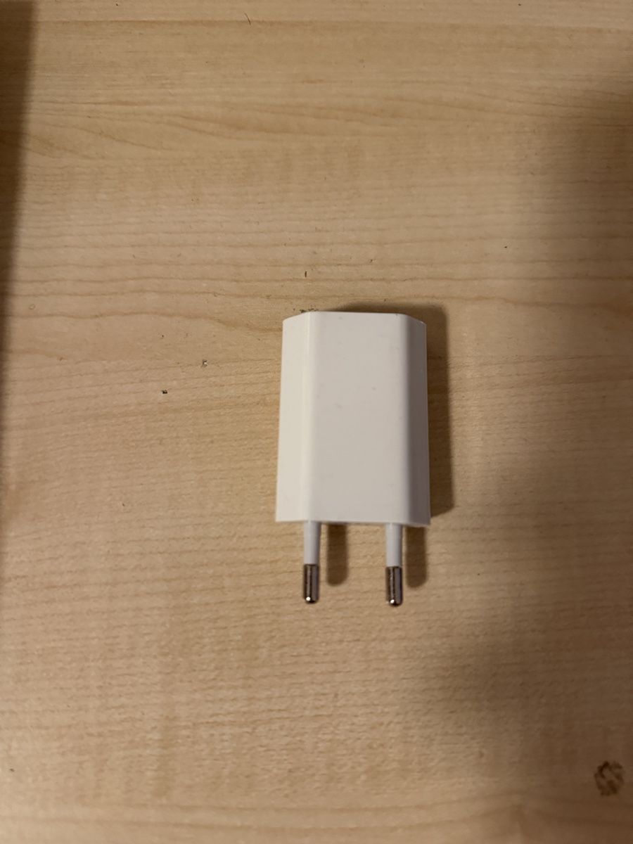 Apple Lecteurs & Adaptateurs: Apple Adapter – D'occasion à Sennhof par furkanAlb