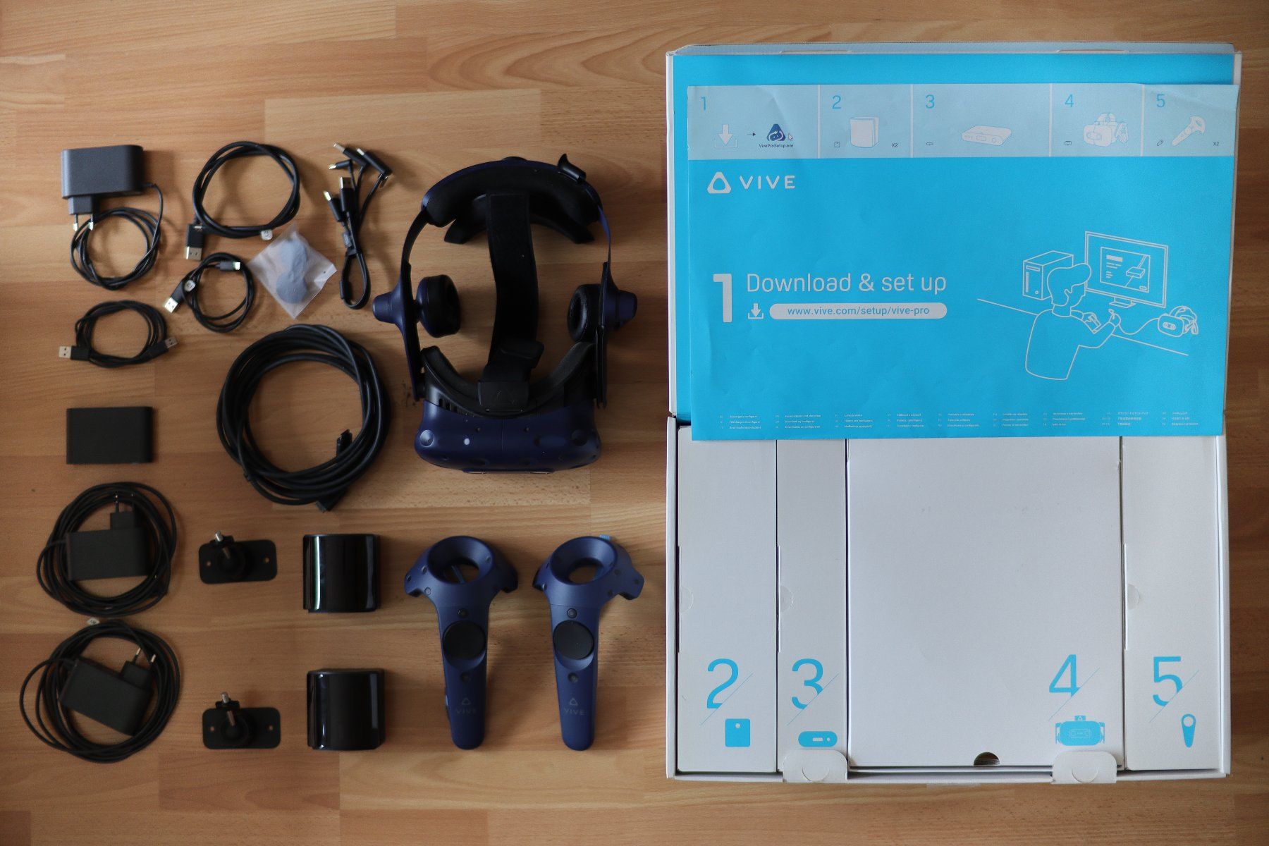 HTC VR Brille: HTC Vive Pro Full Kit+Wireless Adapter+Leap Motion. Ab 1 CHF – Gebraucht aus Uzwil von Kriceuk 3