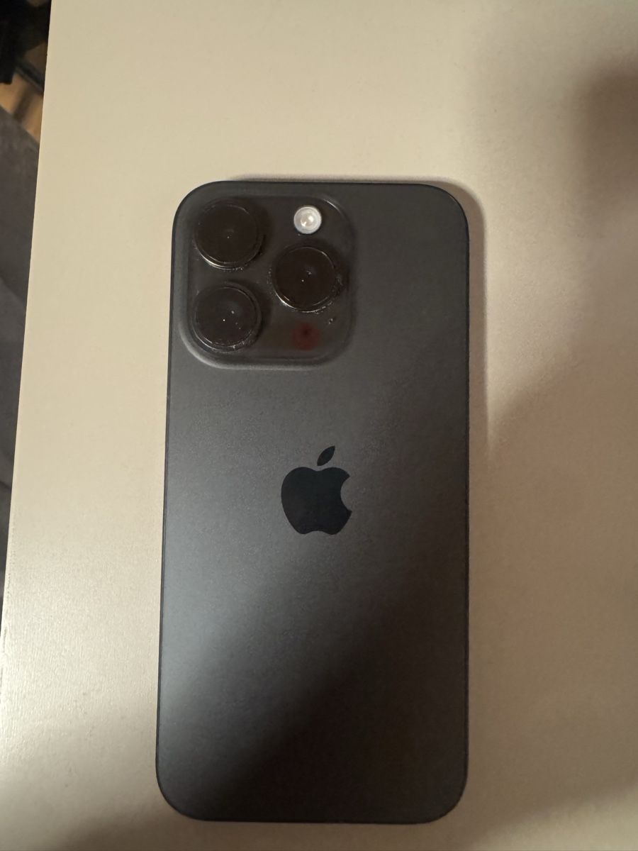 Apple Telefoni cellulari / Smartphones: iPhone 15 pro 256GB top zustand! Lies die Beschreibung! – Usato da Zürich venduto da Yoni_to