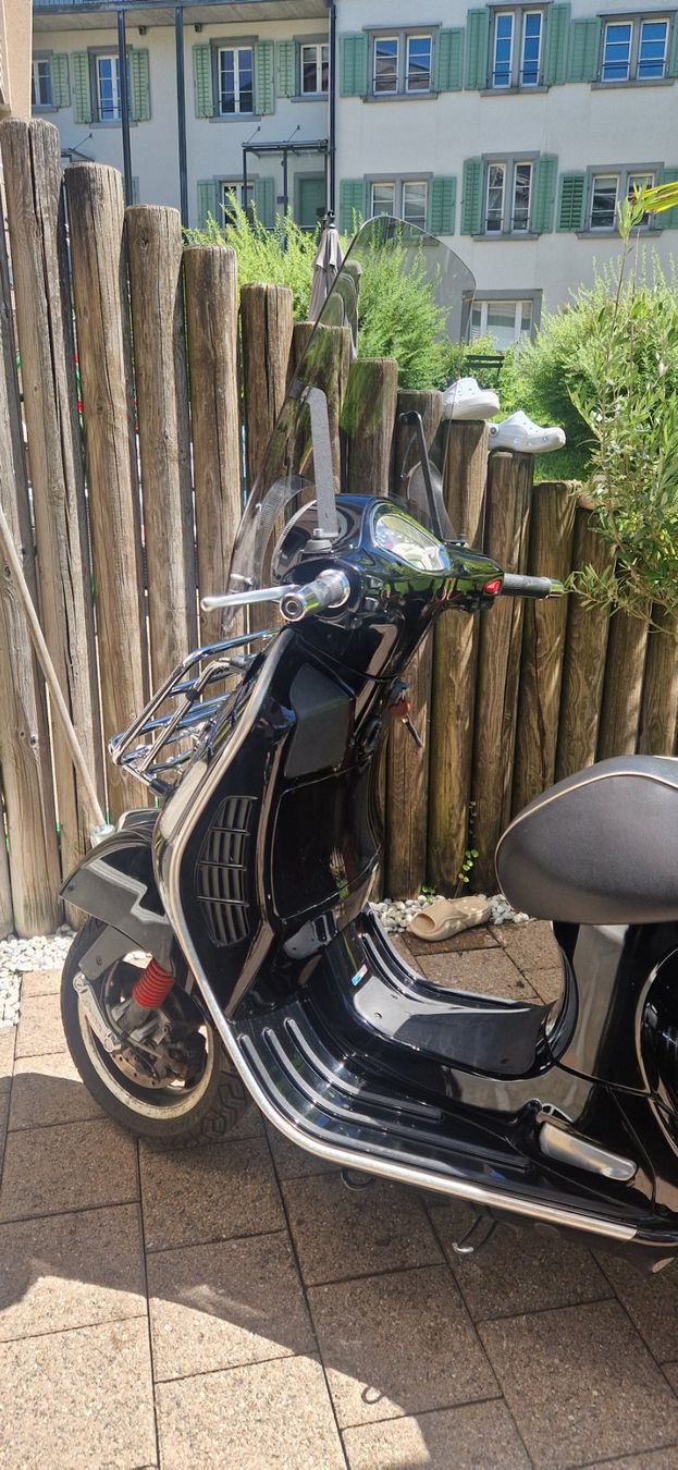 Vespa Scooter: Vespa  Gts Super  300 i.e – Usato da Ziegelbrücke venduto da arb_mvz9 5