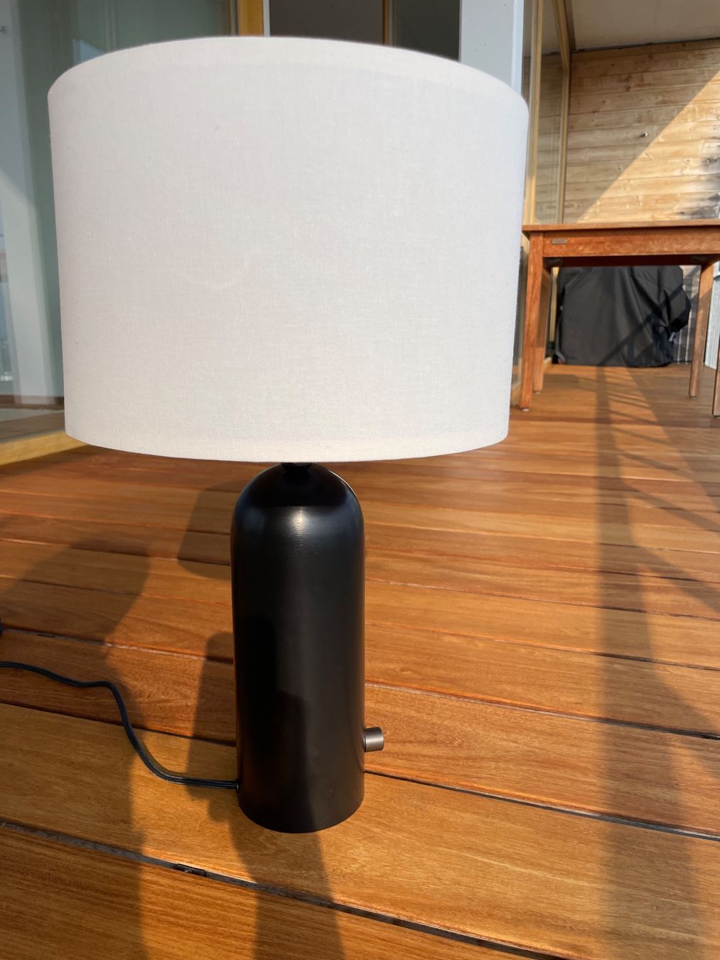 Gubi Lampade: Gubi Gravity Table Lamp Small - Black/White - Like new #2 – Nuovo (secondo la descrizione) da Meilen venduto da TN20 1