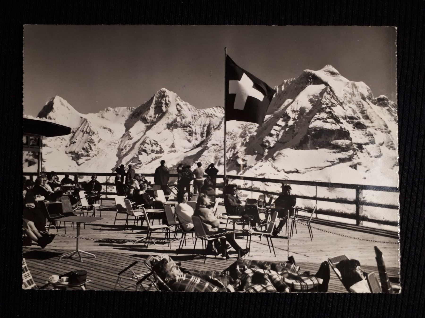 Cartoline postali: . SCHILTHORN - TERASSE SEHR ANIMIERT – Usato da Ponto Valentino venduto da giorgia06