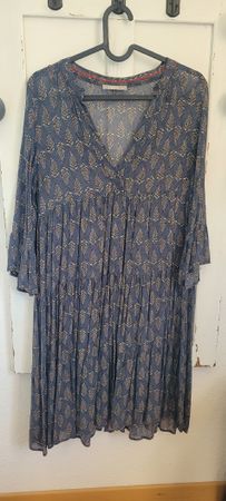 Nile robe XS 