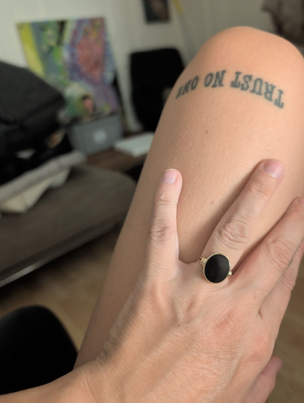 Anelli: Gold Ring with Black Stone, Size 18, Good Condition – Usato da Chur venduto da aur_s5mj 9