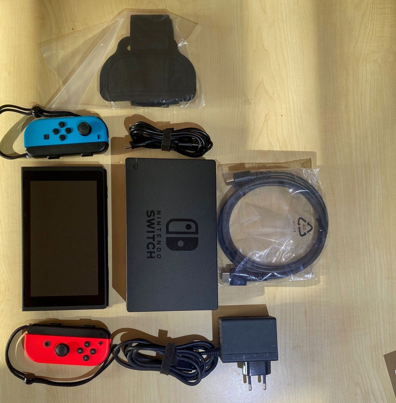 Nintendo Console: Nintendo Switch plus Switch Sports mit Garantie – Usato da Bussigny venduto da logialp 4