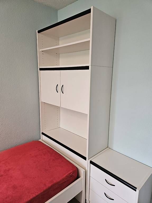 Scaffali: Bücherregal mit Truhe weiss – Usato da Neuenkirch venduto da Unicorn3759 1