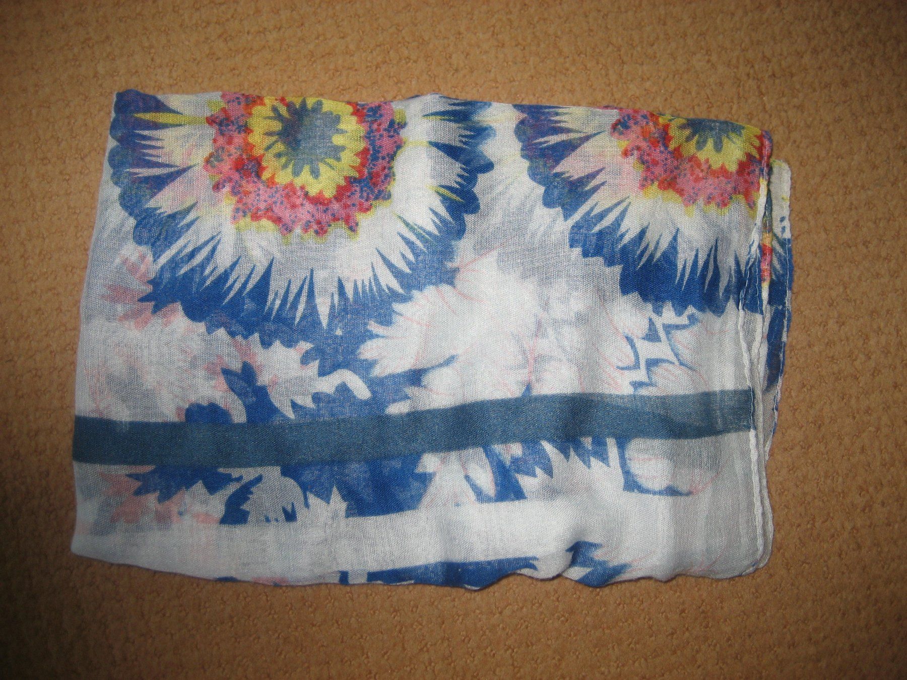 Foulard & Sciarpe: 6-er Set leichte Sommer Schals mit Blumenmuster, Top! – Usato da Wettswil venduto da paradores 6