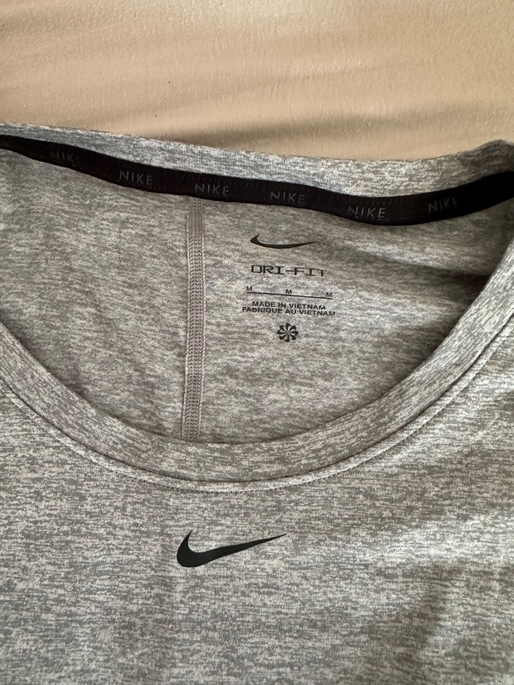 Nike T-shirt: Nike longsleeve – Nuovo (secondo la descrizione) da Konolfingen venduto da gle_nbf9 1