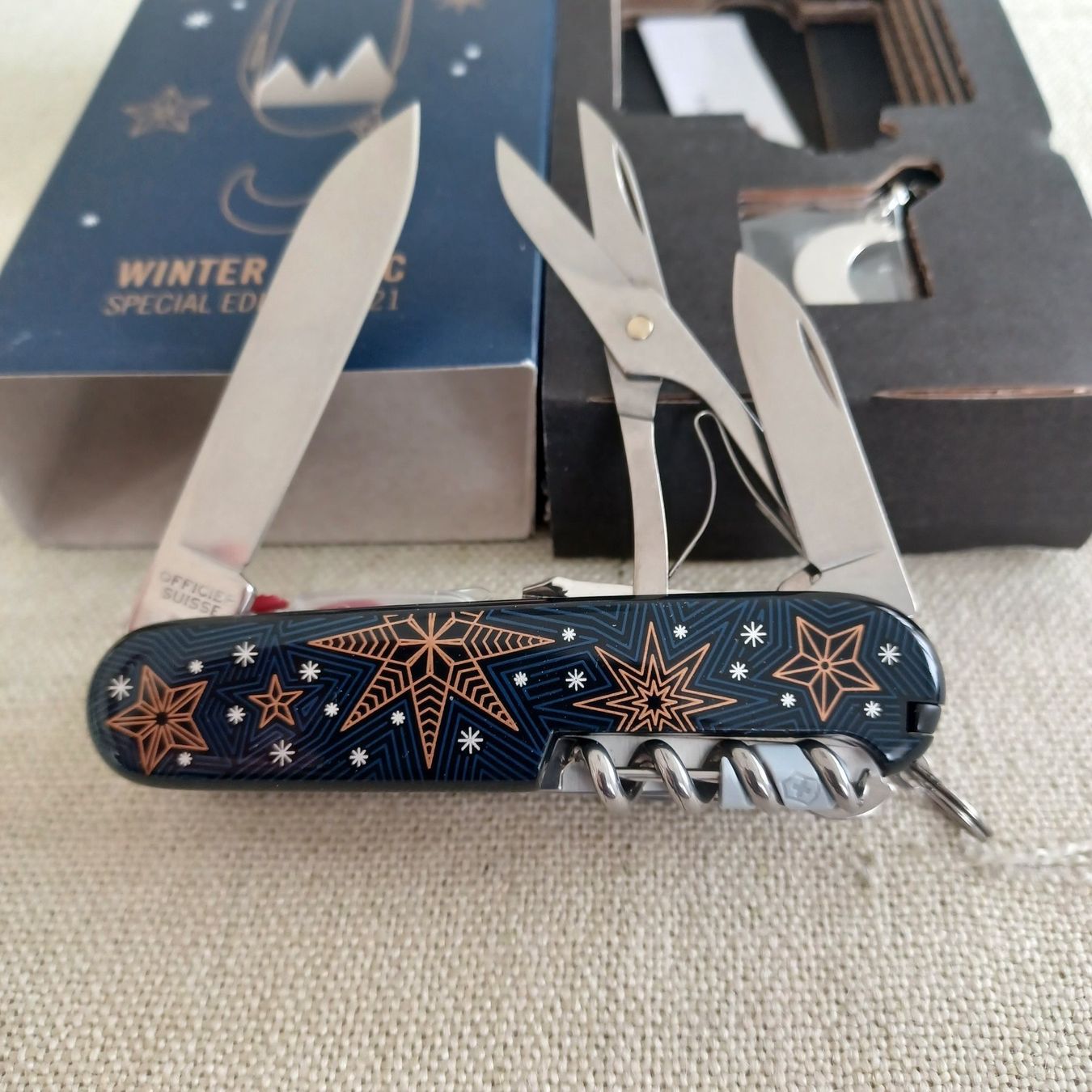 Victorinox Coltelli tascabile: Victorinox Lite Winter Magic Special Edition 2021 – Nuovo e nell'imballaggio originale da Balgach venduto da VicAlox 2