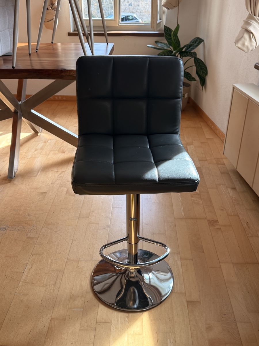 Hocker: Barhocker Kunstleder gebraucht 4 Stück – Gebraucht aus Andelfingen von mir_k5sx