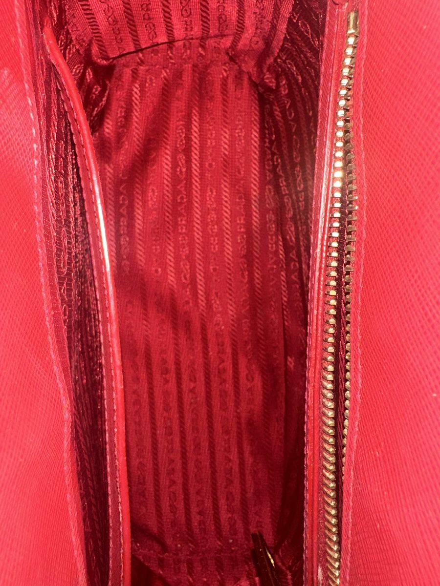 Prada Borse da donna: Prada Tasche, rot, Topzustand – Nuovo (secondo la descrizione) da Wettswil venduto da haddy91 7
