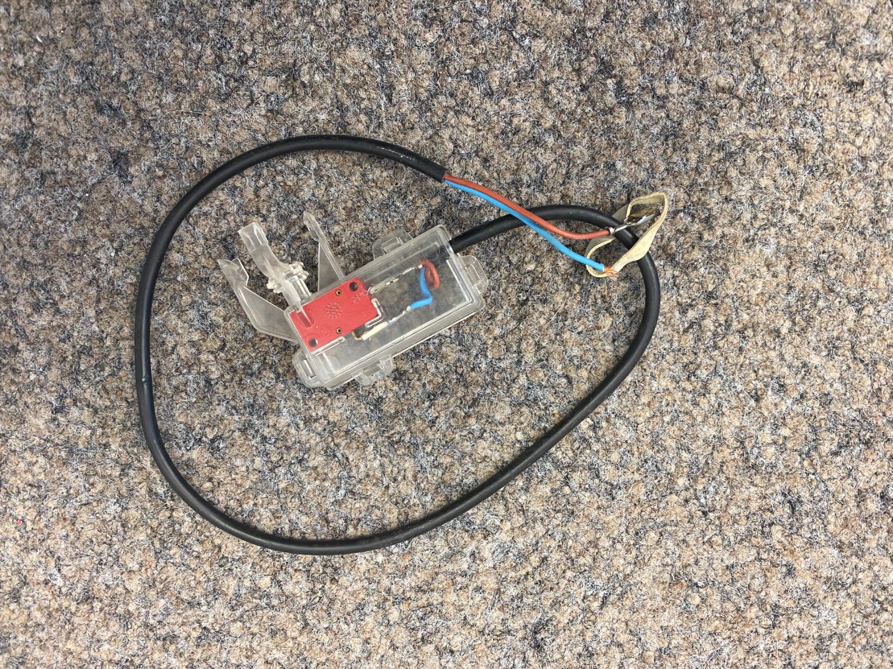 Composants électroniques: Elektronikbauteil Druckschalter – D'occasion à Wängi par Bmo
