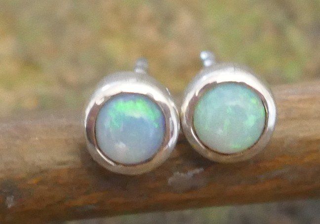 Orecchini pendenti & Orecchini a lobo: Opal Ohrstecker in Silber / Handgemacht – Nuovo (secondo la descrizione) da Arboldswil venduto da estrella925 1