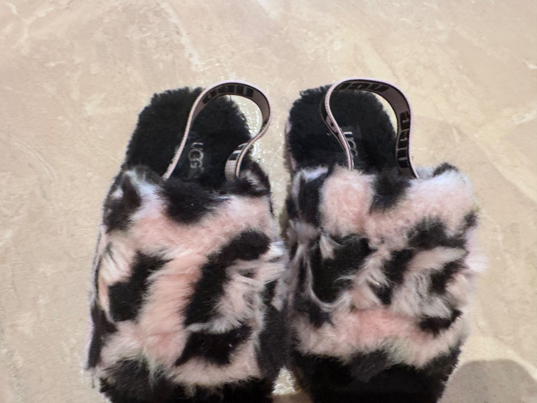 Ugg Scarpe per ragazze: UGG süsse Finken, 27.5 – Usato da Klingnau venduto da Markus14 1