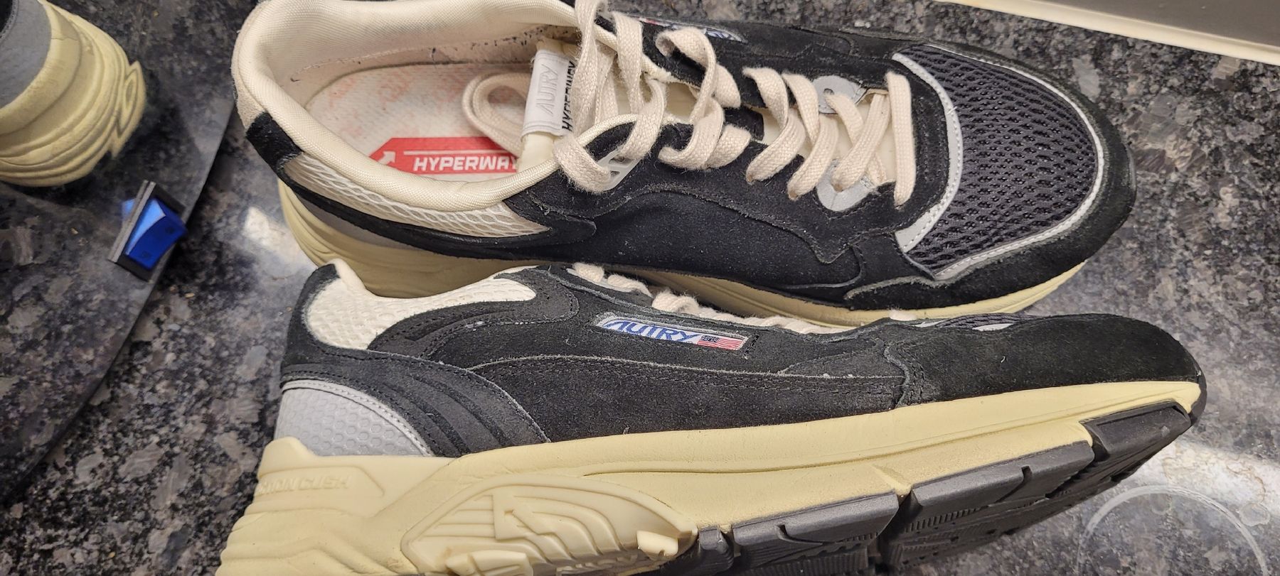 Autry Herrenschuhe: Pre-owned Autry Sneakers - Black & White - Size 43 EU – Gebraucht aus Urdorf von ign_28hl 1