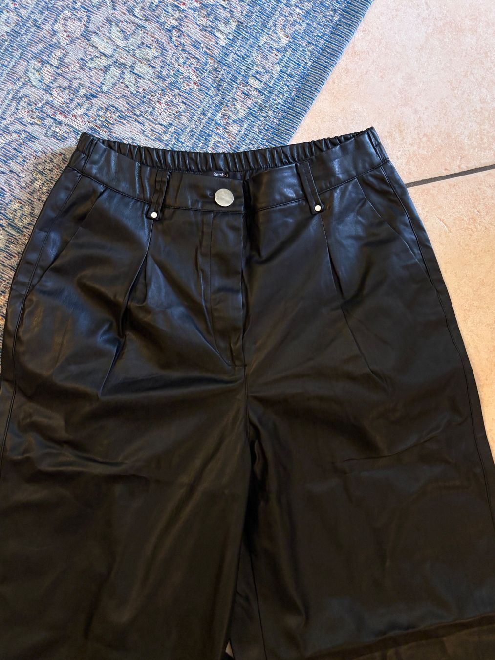 Hosen: Elegante Lederhose, Gr. M, Schwarz, – Gebraucht aus Gutenswil von mse_hbj5 2