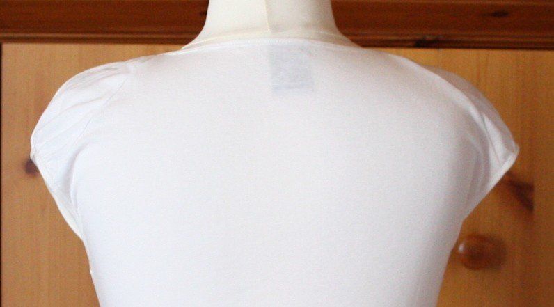 T-shirt: T - Shirt CHICOREE weiss Gr. XL – Usato da Flüelen venduto da Diversicum-Textil 5