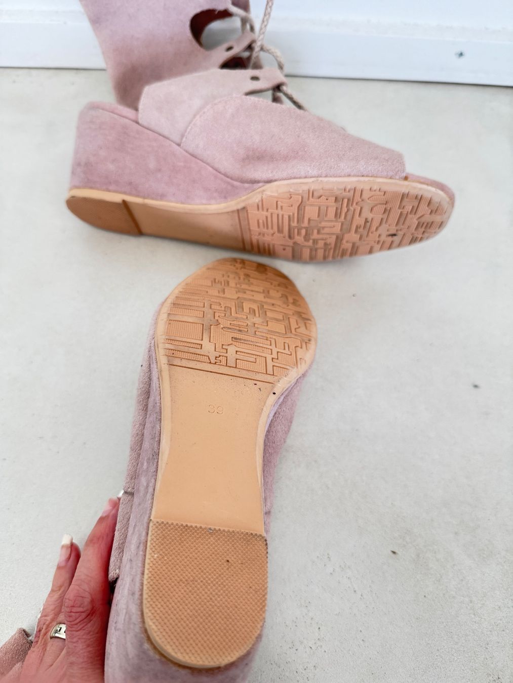 Chaussures femmes: Belles spartiates en daim rose pâle – D'occasion à giffers par sev_c9x9 4