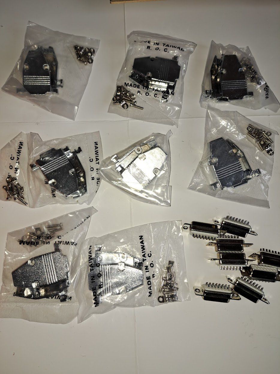 Stecker: Stecker Sub-D 15 pol – Gebraucht aus Sargans von Bomp 1