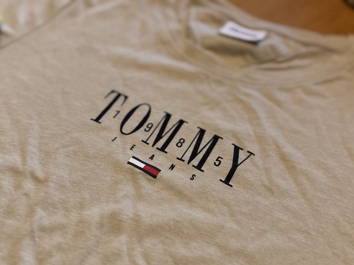 Tommy Hilfiger T-Shirts: T shirts Tommy Hilfiger taille S – Gebraucht aus Attalens von Skorpionica 3