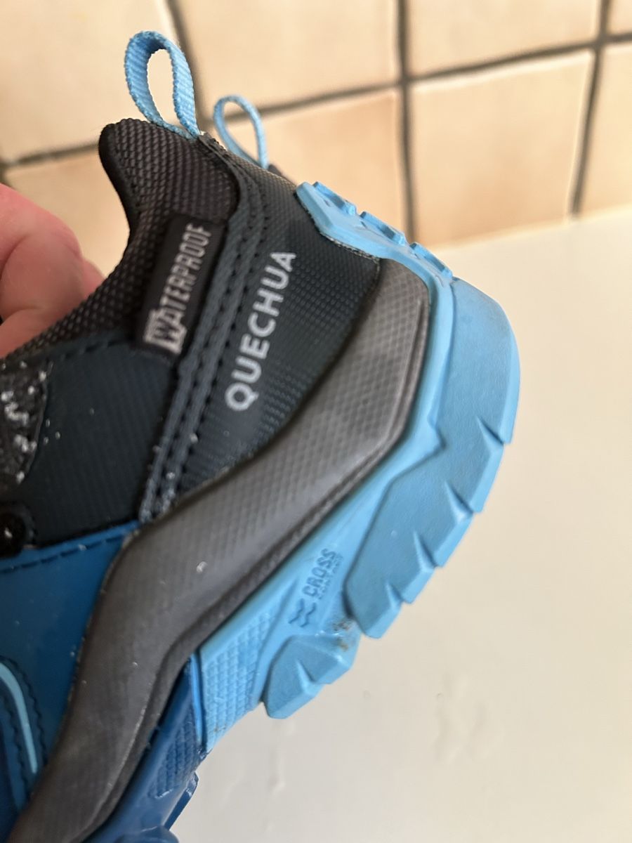 Decathlon Scarpe per ragazzi: Chaussures de randonnées Quechua / taille 29 – Usato da Meyrin venduto da Bronx86 3