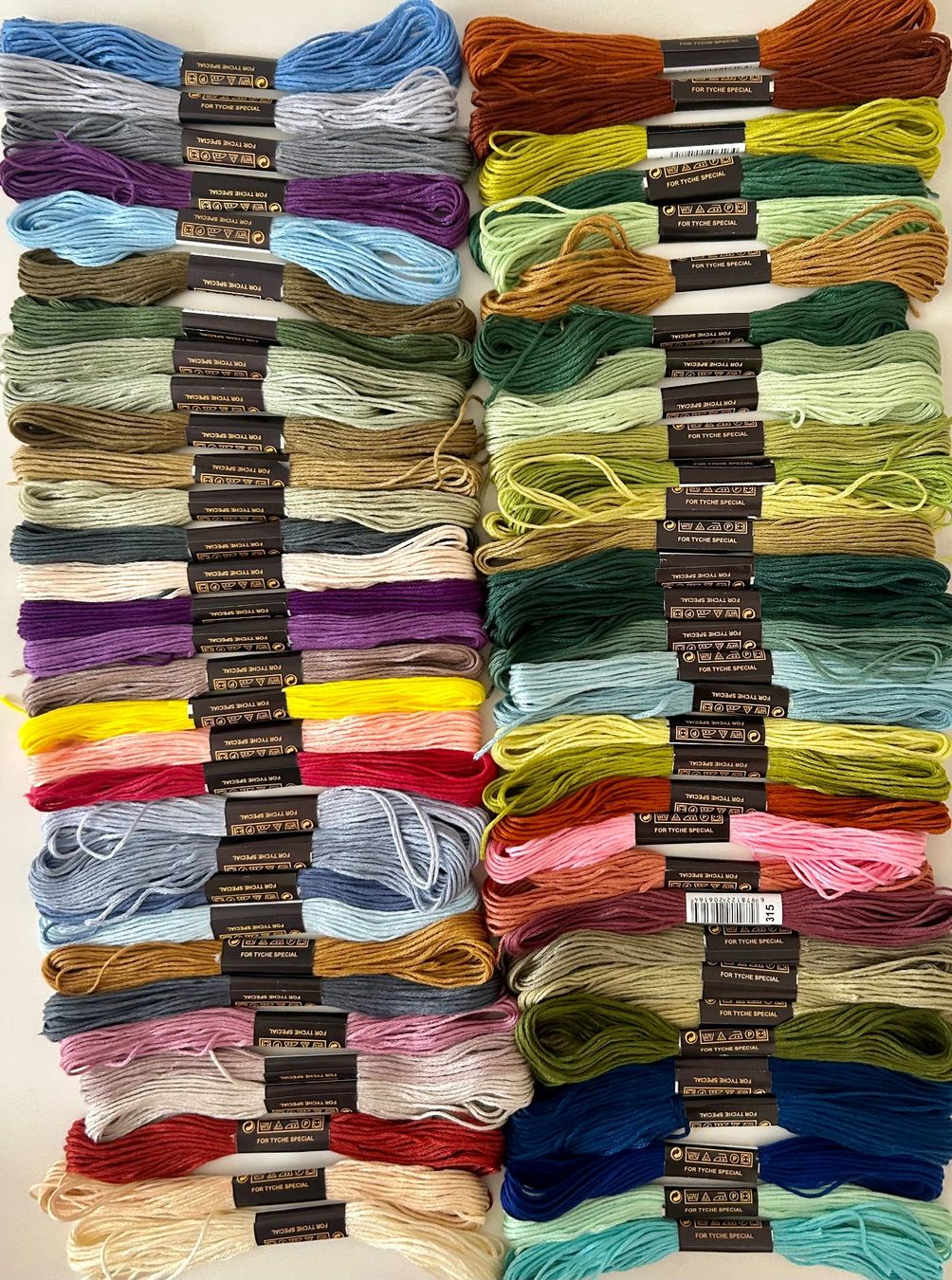 Cordelettes & Fils: 65x Stickgarn / Sticktwist neu – Neuf avec emballage d'origine à Geneve par vane267