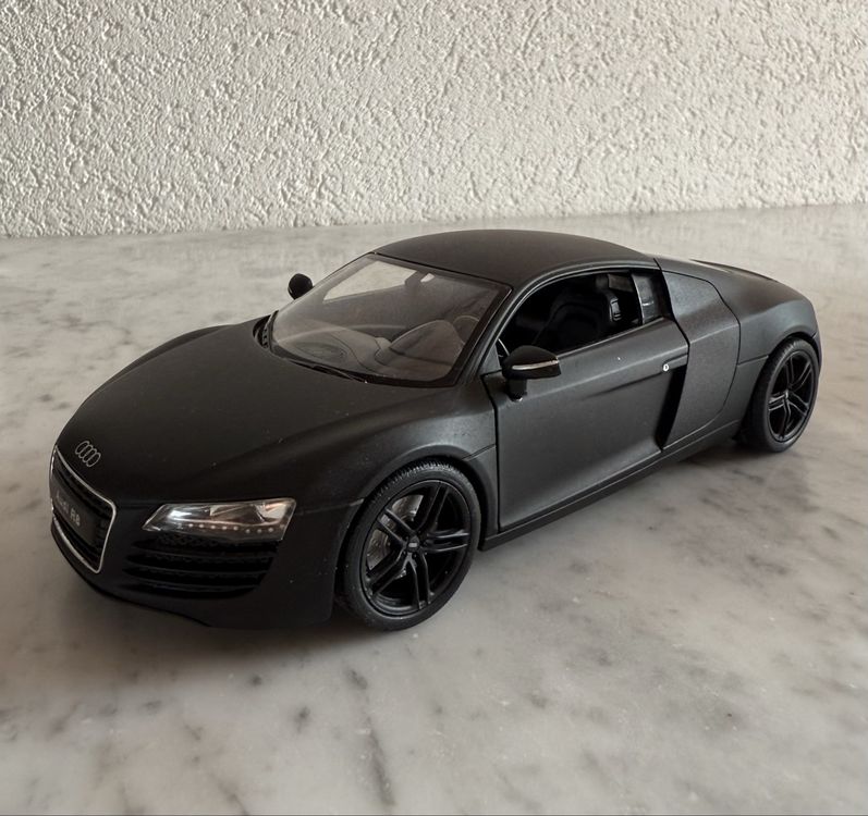 Audi R8 Modellauto 1:24 Matt Schwarz - Welly Fertigmodell