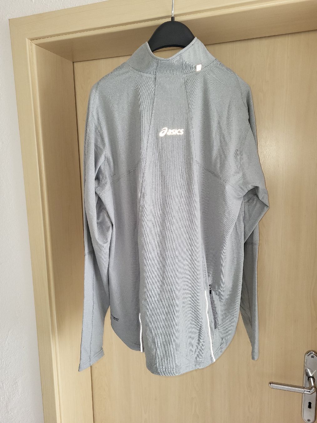 Asics Giacche: Asics Laufshirt Herren Grösse L – Usato da Zollbrück venduto da Swissrace2 1