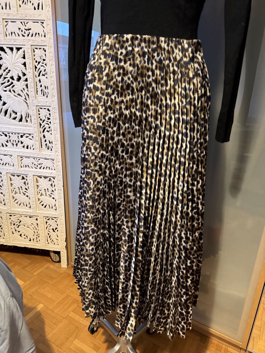 Massimo Dutti Gonne: Jupe Massimo Dutti taille M – Usato da lausanne venduto da annec777 1