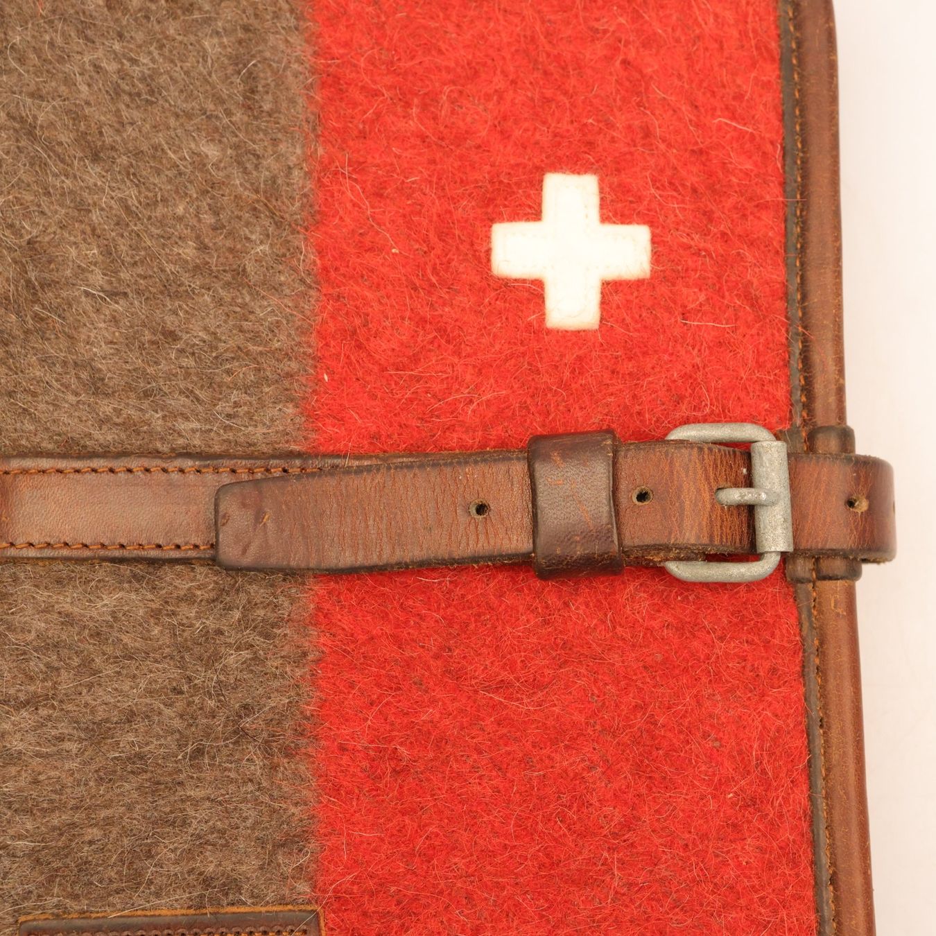 Giochi: Jass-Etui aus Original Schweizer Armee Decken - Unikat – Usato da Volketswil venduto da brockipfannenstil 2