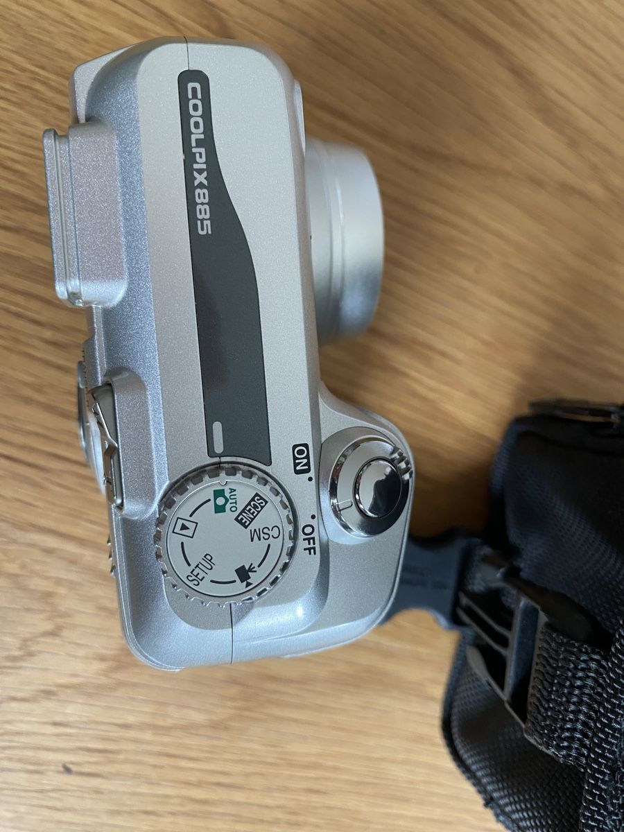 Nikon Fotocamera: Nikon Coolpix 885 – Usato da Fällanden venduto da Spany 6
