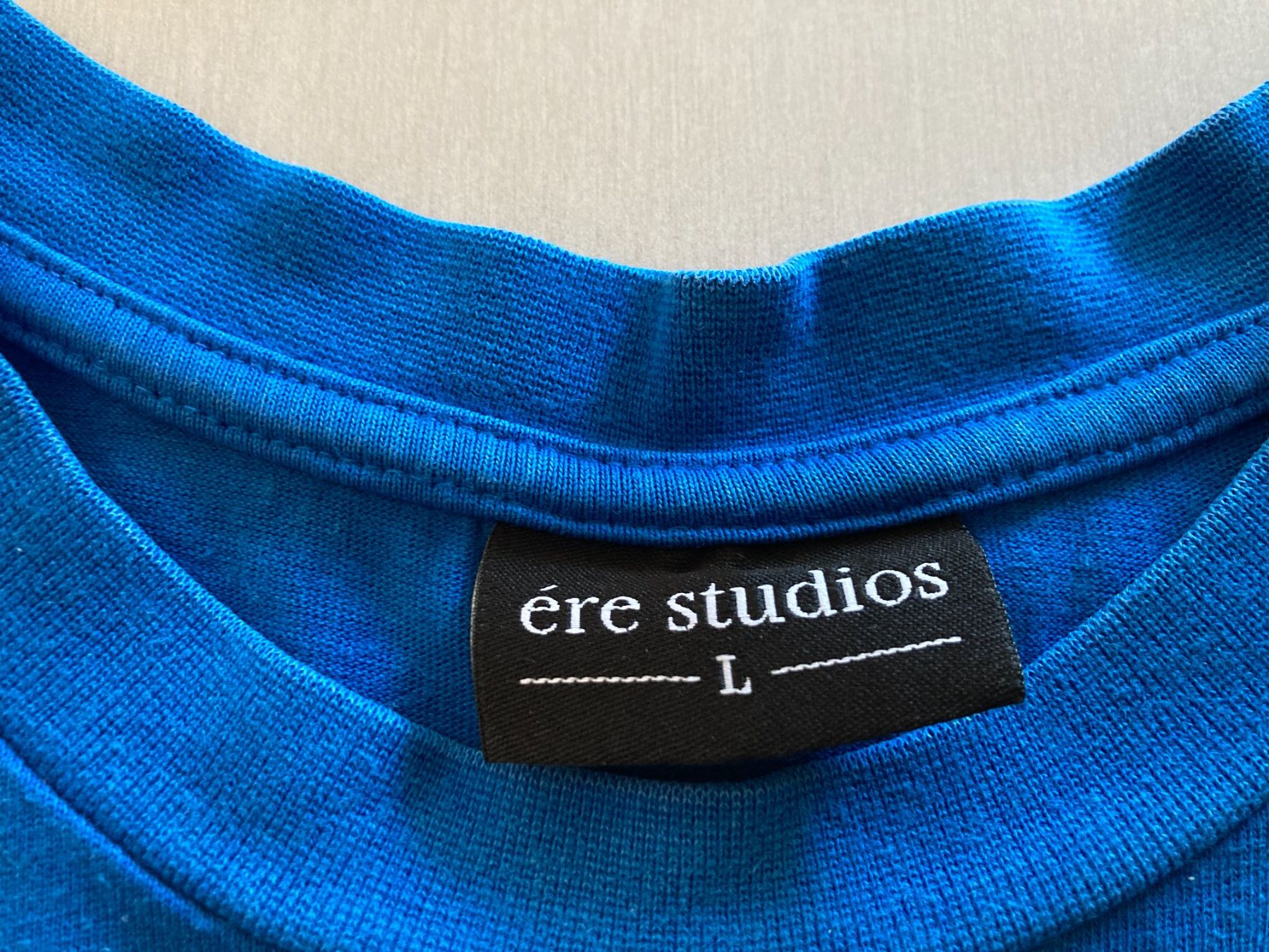 T-shirt: T-Shirt von ÉRE studios blau – Usato da Obfelden venduto da miau68 5