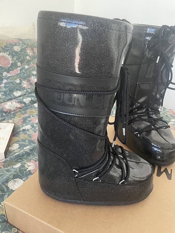 Moon Boot Scarpe da donna: Botte MoonBoot Glitter neuf size 39/41 – Nuovo e nell'imballaggio originale da Genève venduto da rac_pc86 1