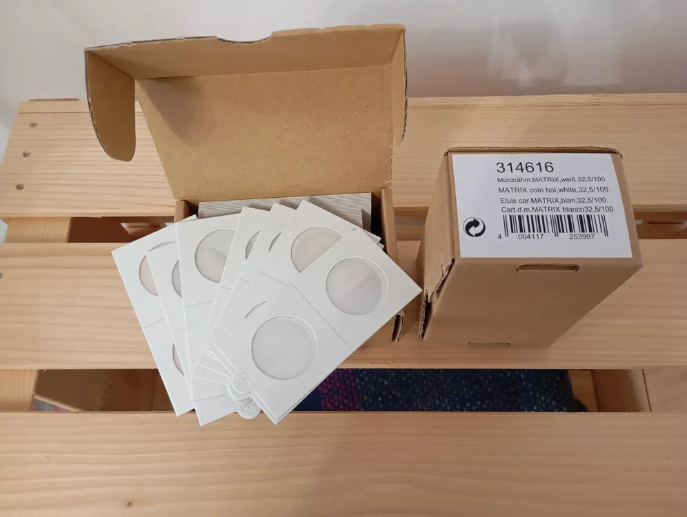Produktbild von Leuchtturm Münzrähmchen MATRIX Selbstklebend – Schwarz, 32,5 Mm | Für 25 Münzen
