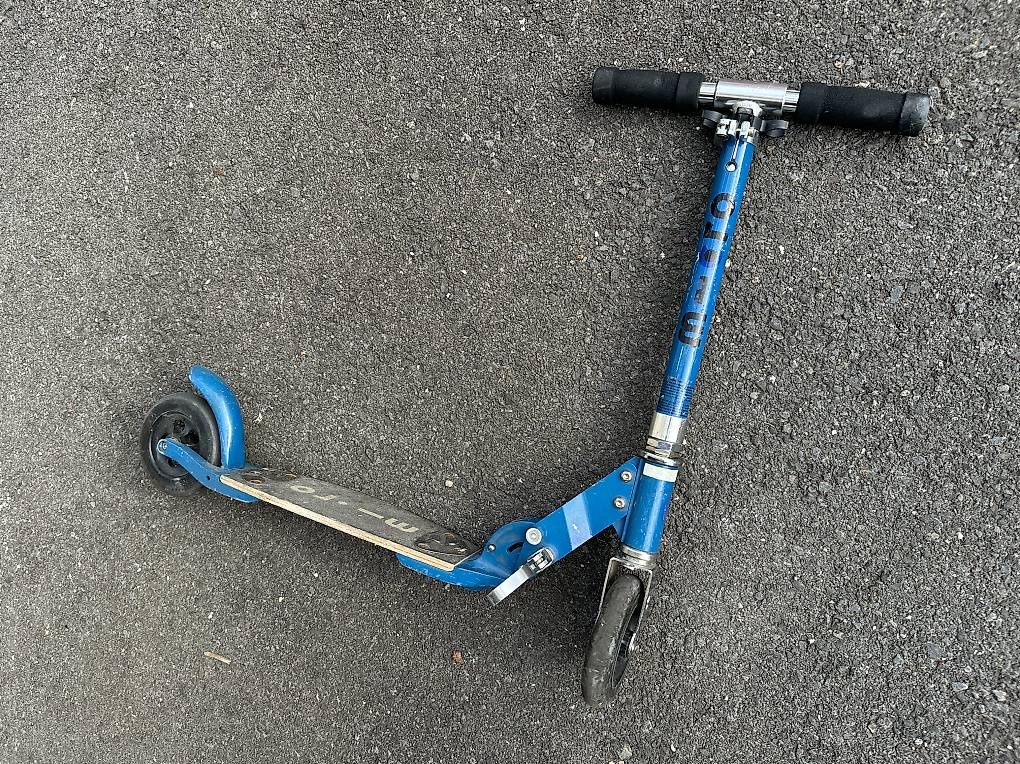 Kickboard: Micro Flex Scooter / Tretroller (Blau) – Usato da Triesen venduto da ParZival79