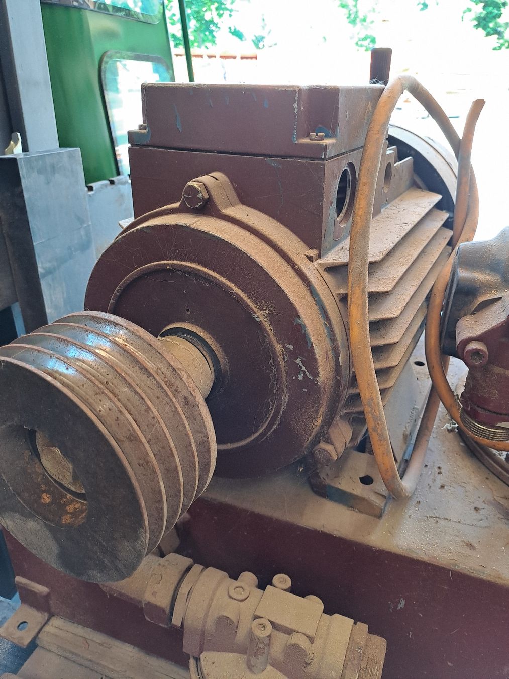 Moteurs: Elektromotor mit Bremse /15kW – D'occasion à Untereggen par ToniBraunwalder 2
