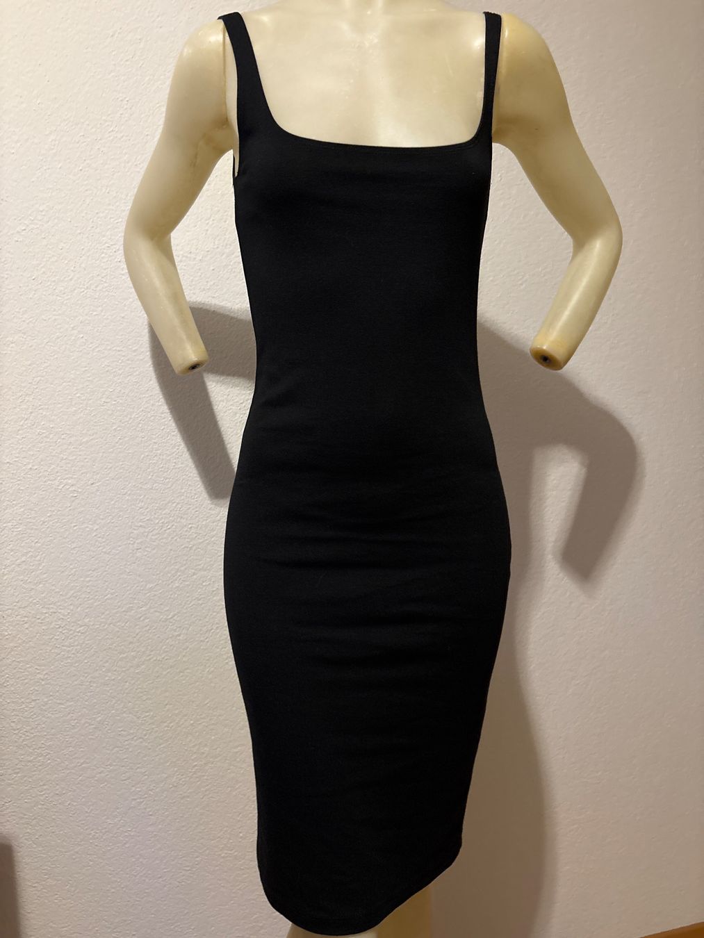 Kleider: Schwarzes träger Kleid grS – Gebraucht aus Niederbipp von blu_jw7r