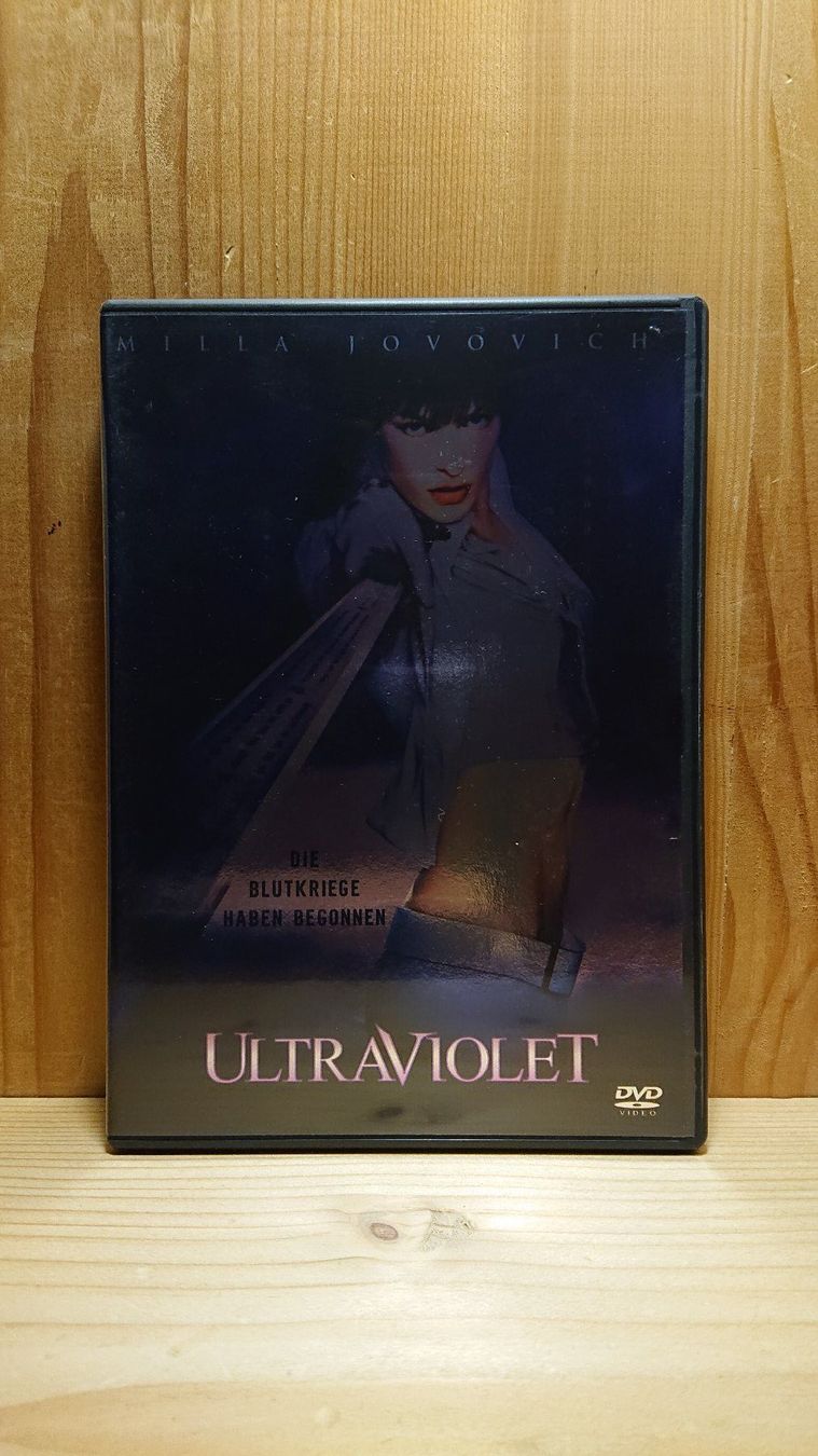 Tutti i DVDs: ULTRAVIOLET DVD mit Milla Jovovich – Usato da Wilderswil venduto da Exebub