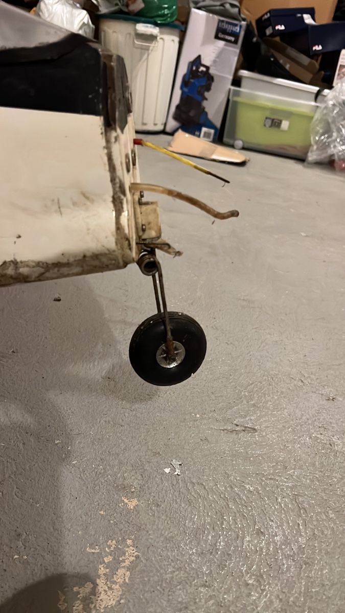RC Kits de montage: Rc flugmodel – Défectueux à Wettingen par OldKeeper 4