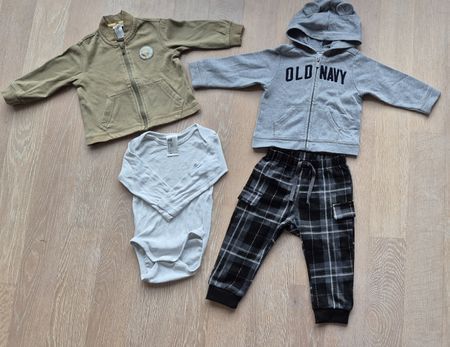 Babykleider 9-12 Monate