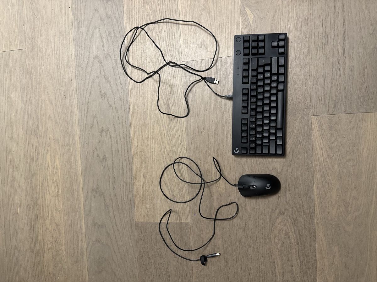 Logitech Tastiere: Logitech G Pro + Logitech G403 Hero – Usato da Meggen venduto da m.luzern