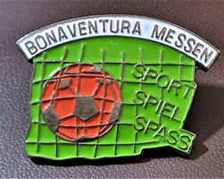 R047 - Pin Bonaventura Messen Sport Spiel Spass Fussball