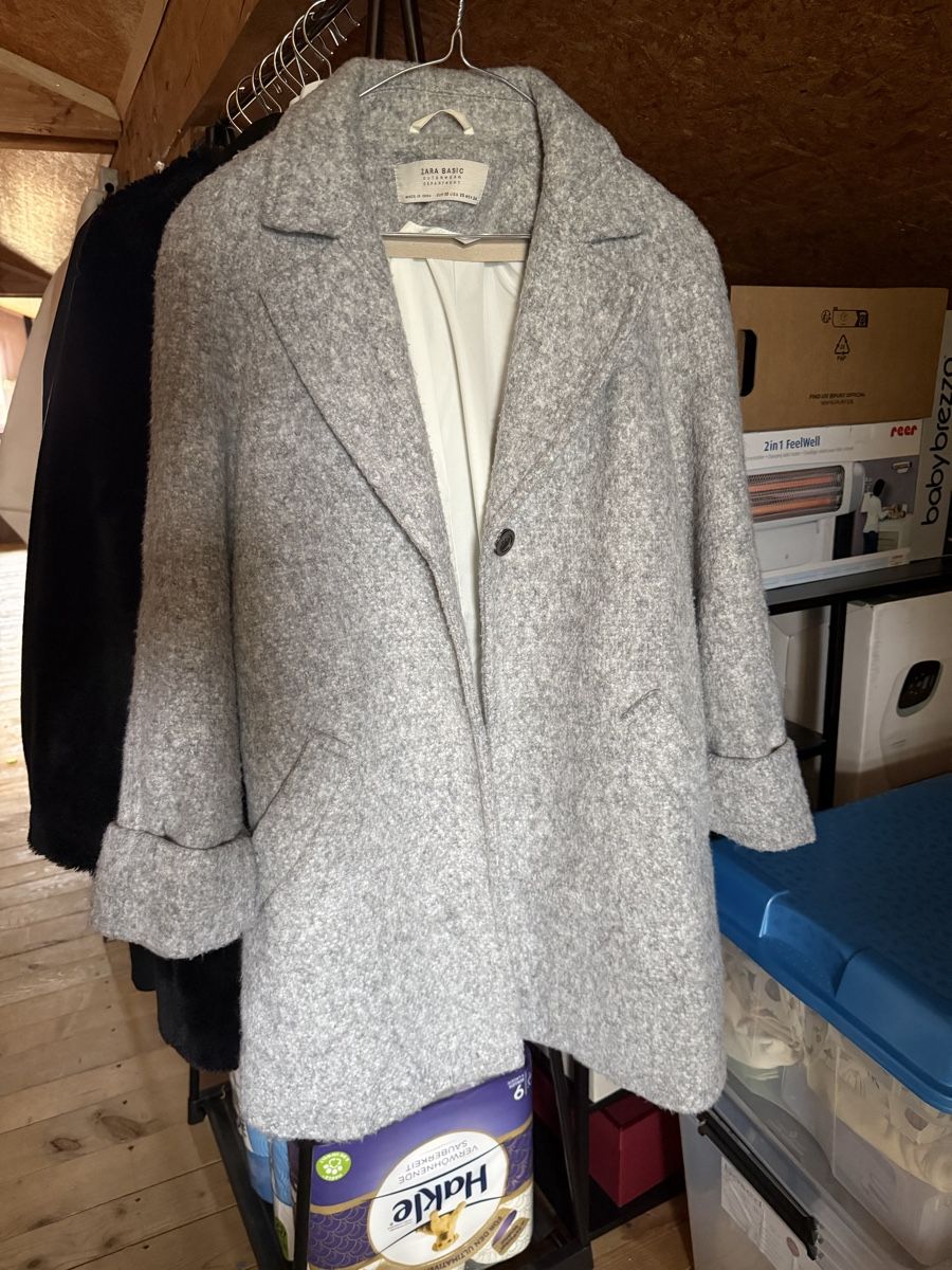 Zara Cappotti: Zara Basic Wintermantel, Grau, Grösse XS, Top Zustand – Usato da Schlieren venduto da Gabrielakom_
