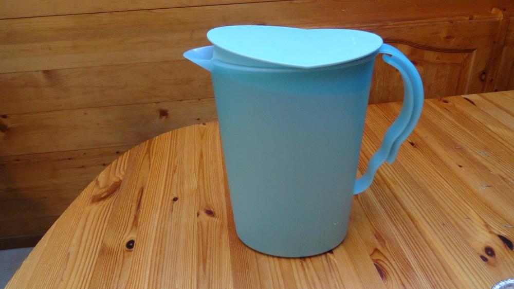 Tupperware Krug 2lt für Farbe noch wählbar. . . | Kaufen auf Ricardo