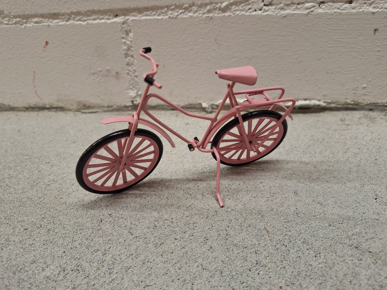 Kit di modellismo & Modellini statici: Fahrrad / Velo mini - Dekoration Pink – Nuovo (secondo la descrizione) da Regensdorf venduto da Schmim 1